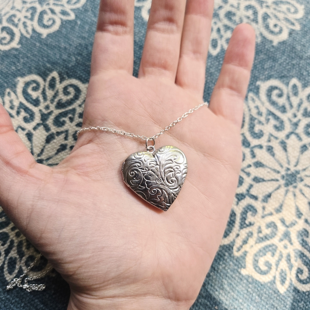 New Silver Ornate Floral Heart Locket Necklace